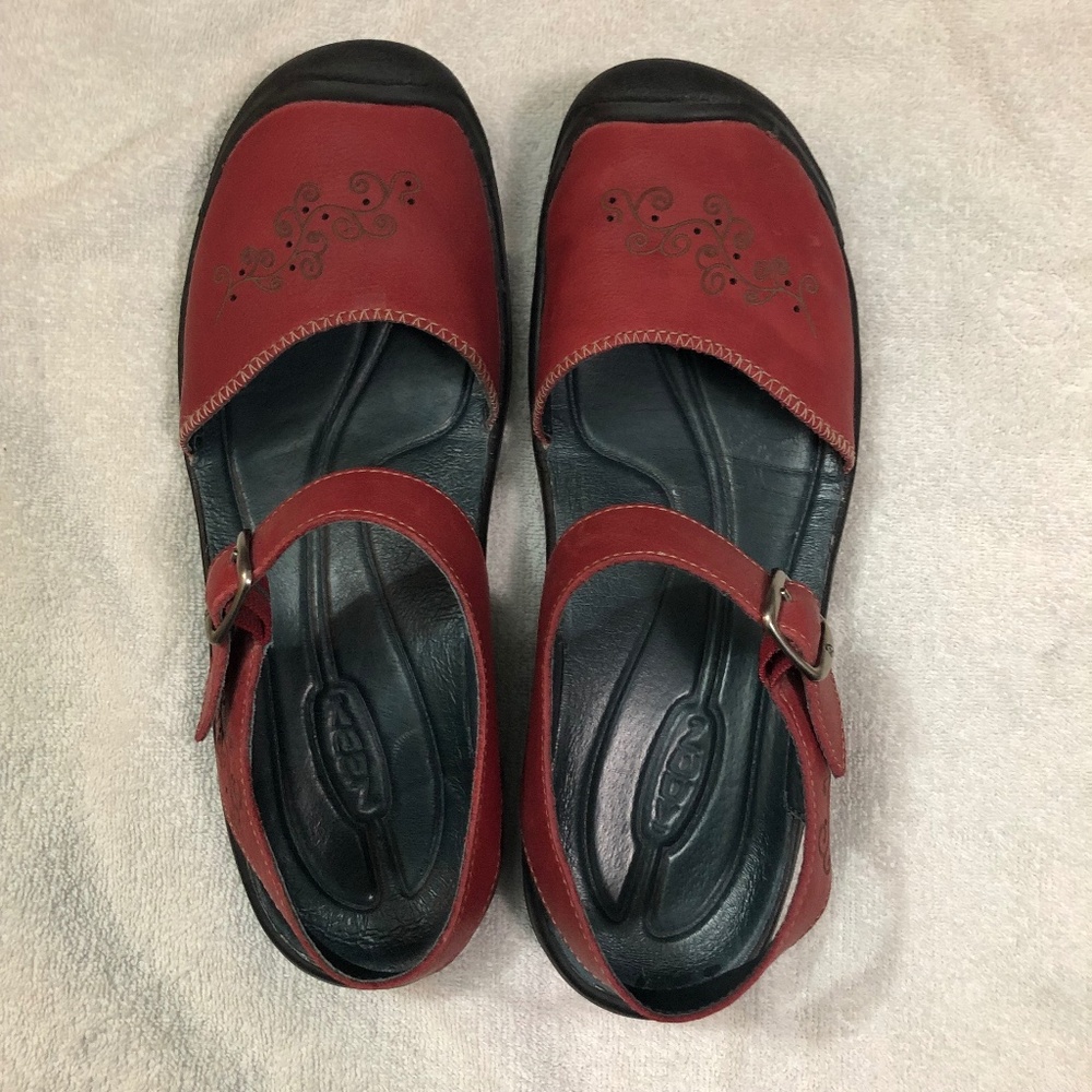 Keen Red embellished Mary Jane sandal Size 10